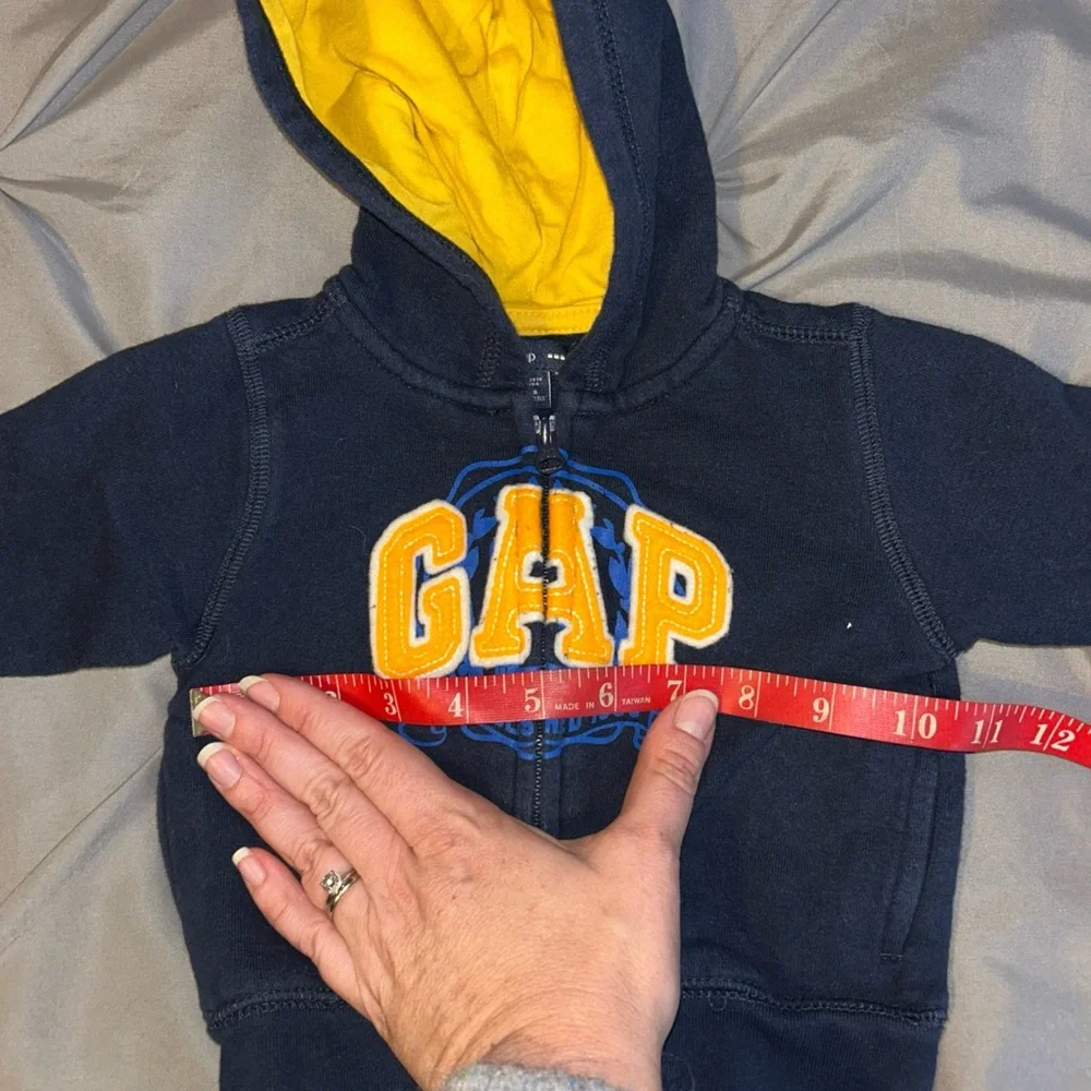 GAP Kids Hoodie in Navy and‎ Yellow 3-6 months